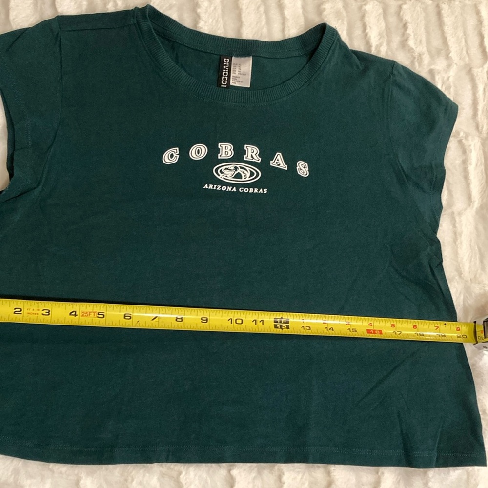 Divided ‘Cobras’ tee shirt green